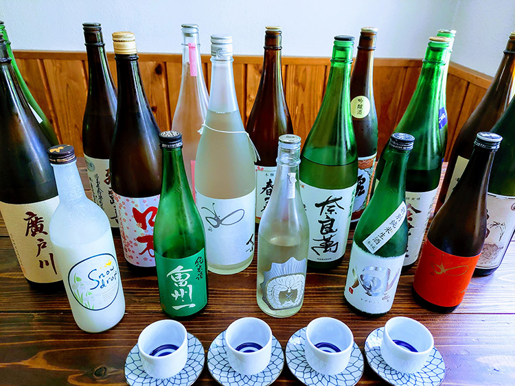 福島の季節のお酒を１０数種類ご用意しております。お食事と一緒に「利き酒」はいかがですか？