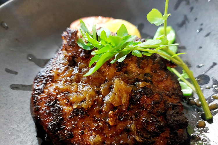 特製手ごねハンバーグがメインの２食付」　大人のハンバーグ満腹満足プラン